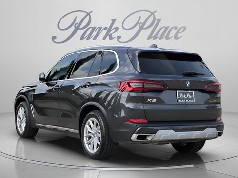 Used 2023 BMW X5 xDrive45e AWD/4WD image 3