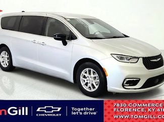 Used 2024 Chrysler Pacifica Touring-L FWD video 1