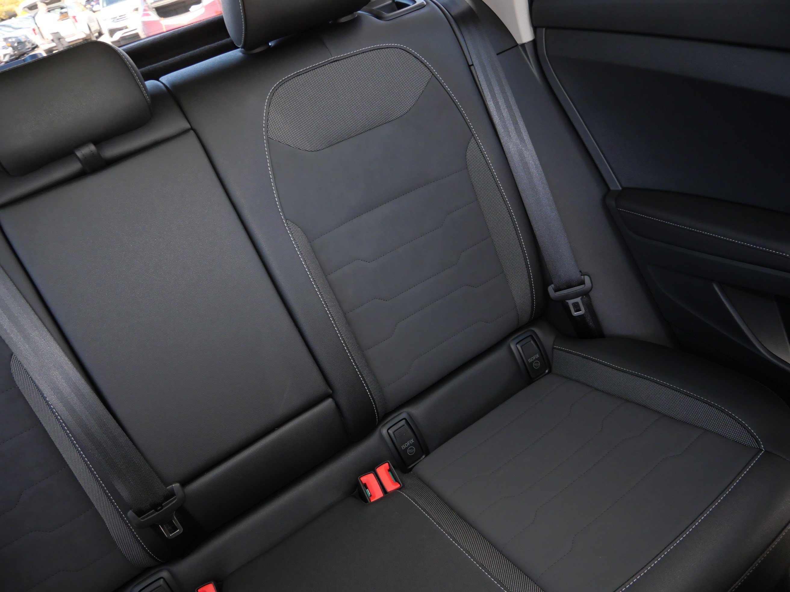 Certified 2025 Volkswagen Taos SE AWD/4WD image 14