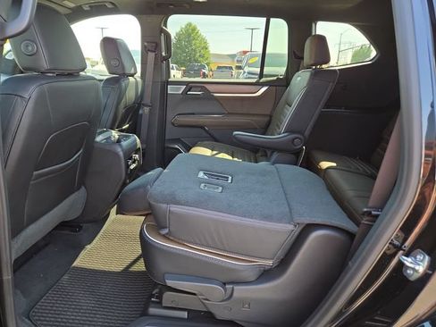 Used 2026 GMC Acadia Denali Ultimate AWD/4WD image 31