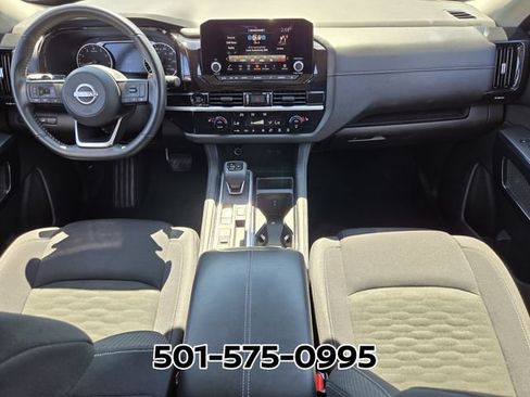 Used 2025 Nissan Pathfinder SV FWD image 15