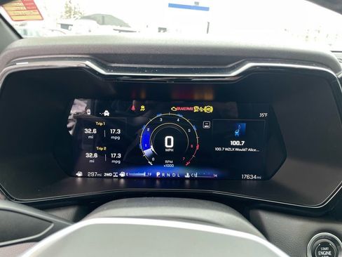 Used 2024 Chevrolet Colorado LT w/ LT Convenience Package III image 18