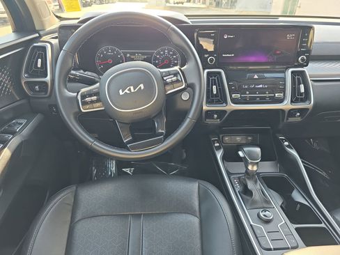 Used 2022 Kia Sorento S w/ Panoramic Sunroof Package FWD image 18
