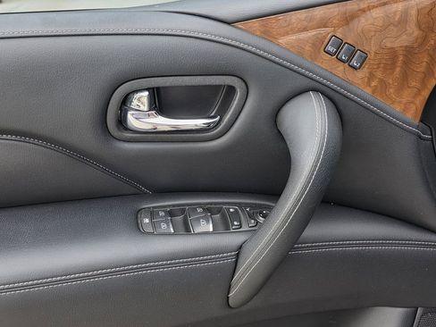 Used 2019 INFINITI QX80 Luxe w/ Cargo Package image 16