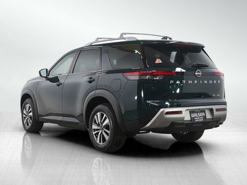 Used 2023 Nissan Pathfinder SL image 3