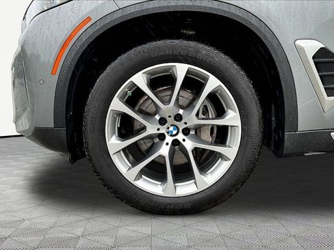Used 2025 BMW X5 xDrive40i w/ Parking Assistance Package AWD/4WD image 34