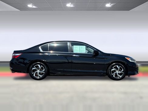 Used 2017 Honda Accord LX image 8