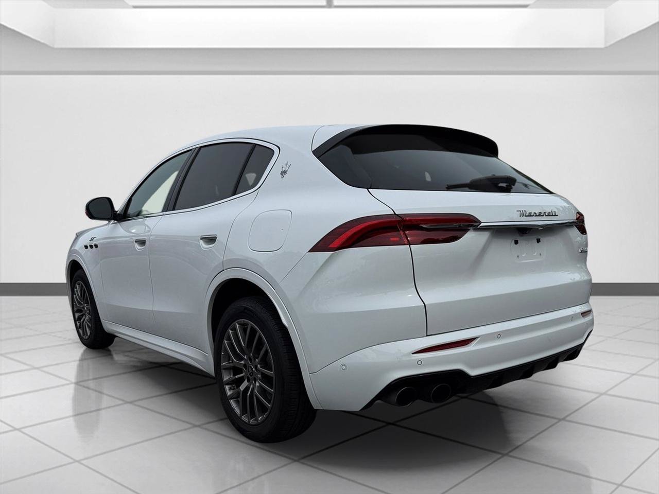 Used 2023 Maserati Grecale GT AWD/4WD image 3
