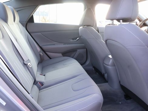 Used 2021 Hyundai Elantra SEL w/ Convenience Package image 13