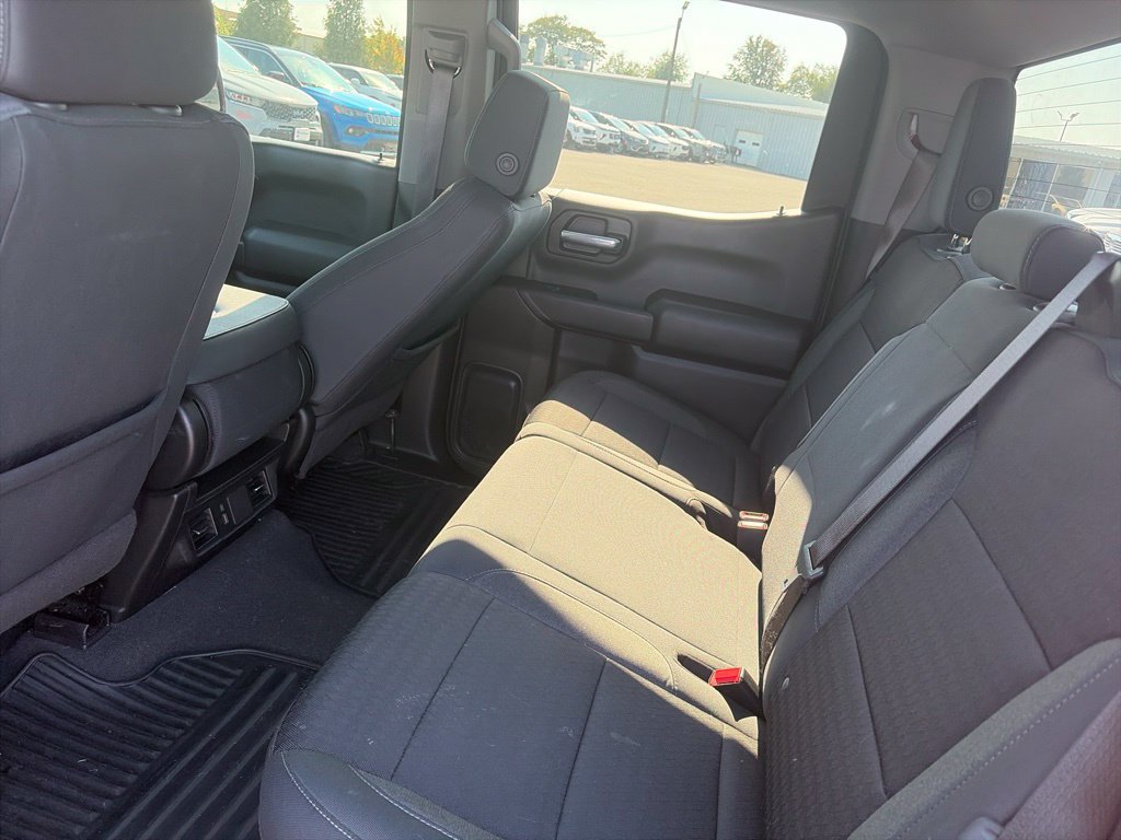 Used 2024 Chevrolet Silverado 1500 Custom Trail Boss w/ Turbomax Blackout Package AWD/4WD image 11