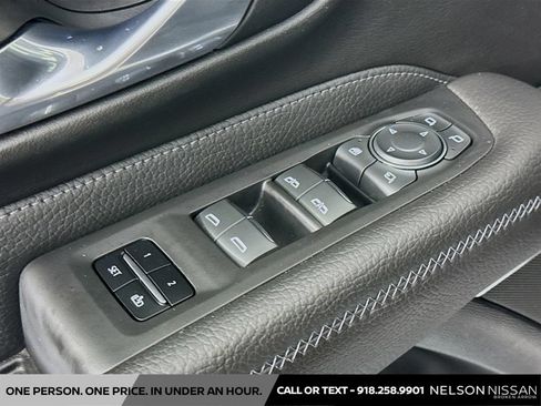 Used 2023 GMC Yukon Denali AWD/4WD image 17
