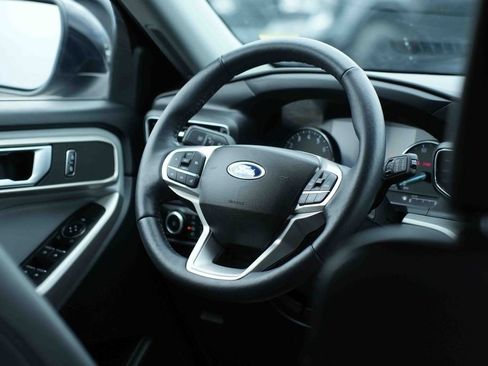 Certified 2023 Ford Explorer XLT w/ Equipment Group 202A image 23