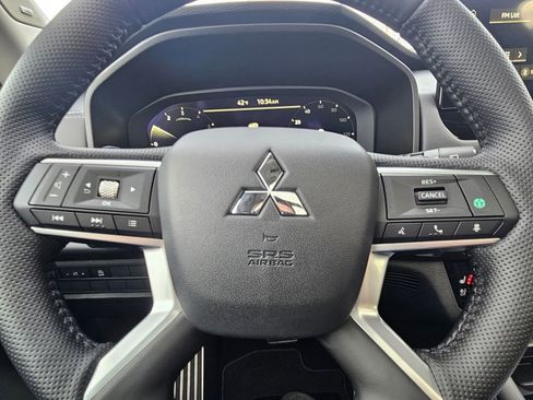 New 2026 Mitsubishi Outlander SEL image 17