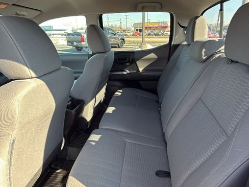 Used 2016 Toyota Tacoma SR5 w/ SR5 Appearance Package (DN) image 29