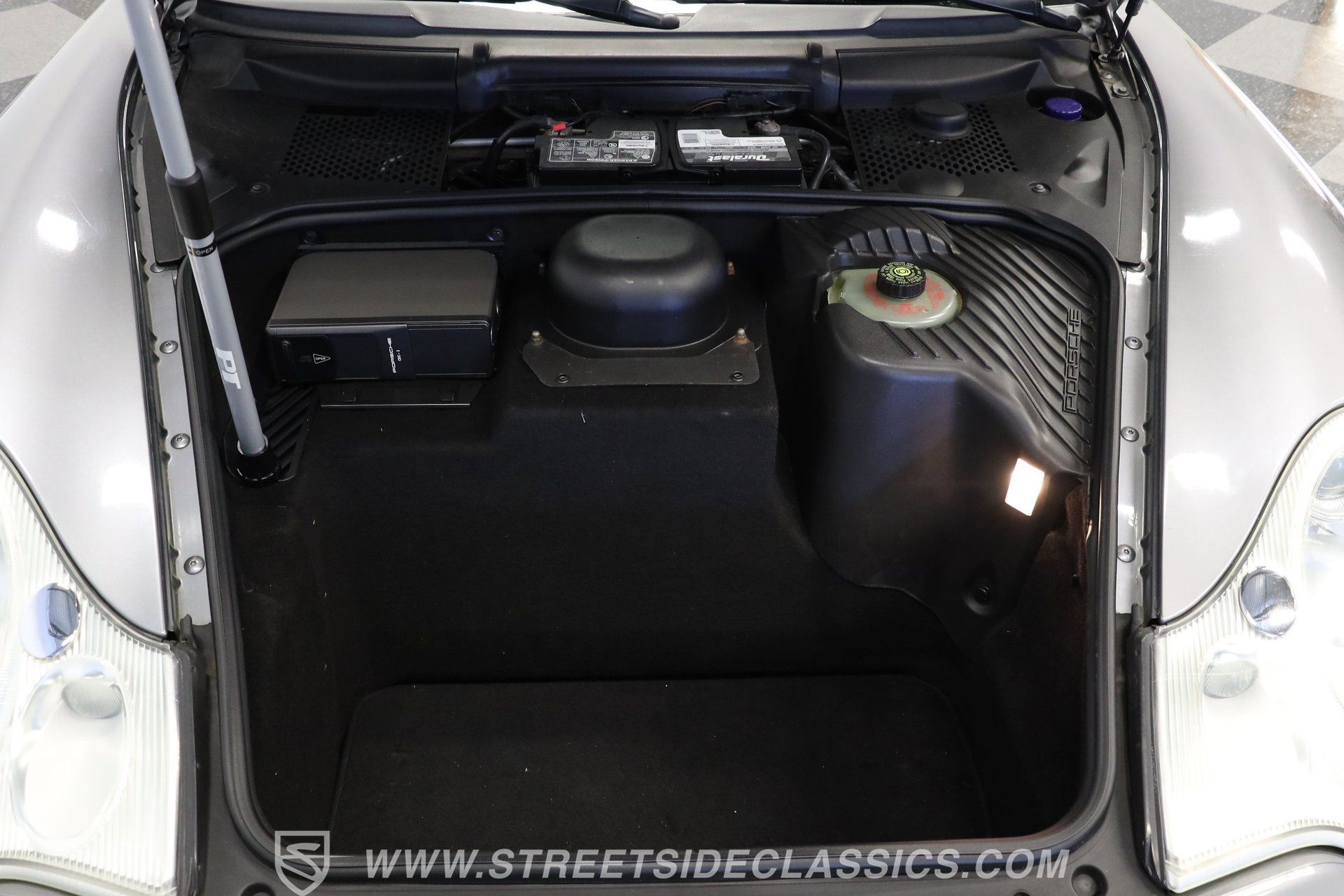 Used 2002 Porsche 911 Carrera 4 AWD/4WD image 32