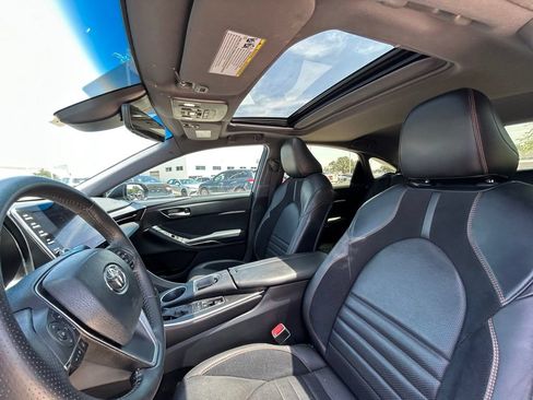 Used 2019 Toyota Avalon XSE FWD image 12