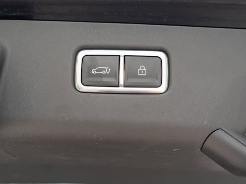 Certified 2024 Kia EV9 GT-Line AWD/4WD image 39