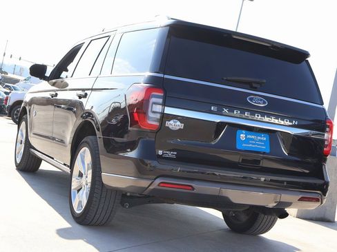 Used 2024 Ford Expedition King Ranch image 3