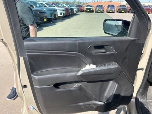 Used 2023 Chevrolet Colorado Trail Boss w/ Technology Package AWD/4WD image 8