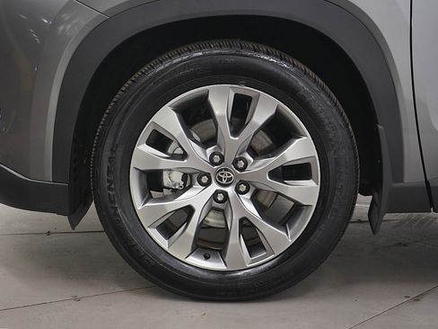 Used 2025 Toyota Grand Highlander AWD Hybrid image 33