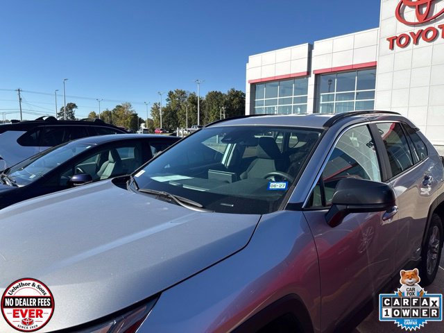 Certified 2025 Toyota RAV4 LE AWD/4WD image 32