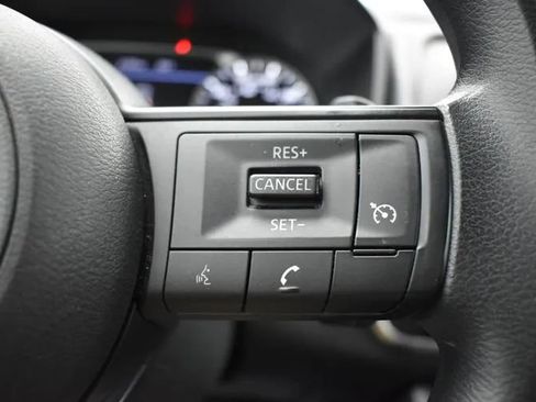Used 2024 Nissan Rogue S FWD image 23