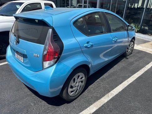 Used 2016 Toyota Prius C Three FWD image 2