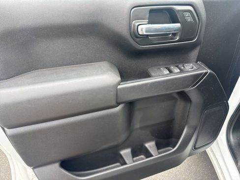 Used 2023 Chevrolet Silverado 1500 Custom image 18