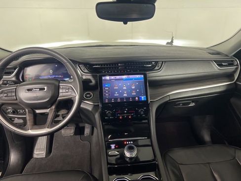 Certified 2023 Jeep Grand Cherokee Limited w/ Black Appearance Package image 28