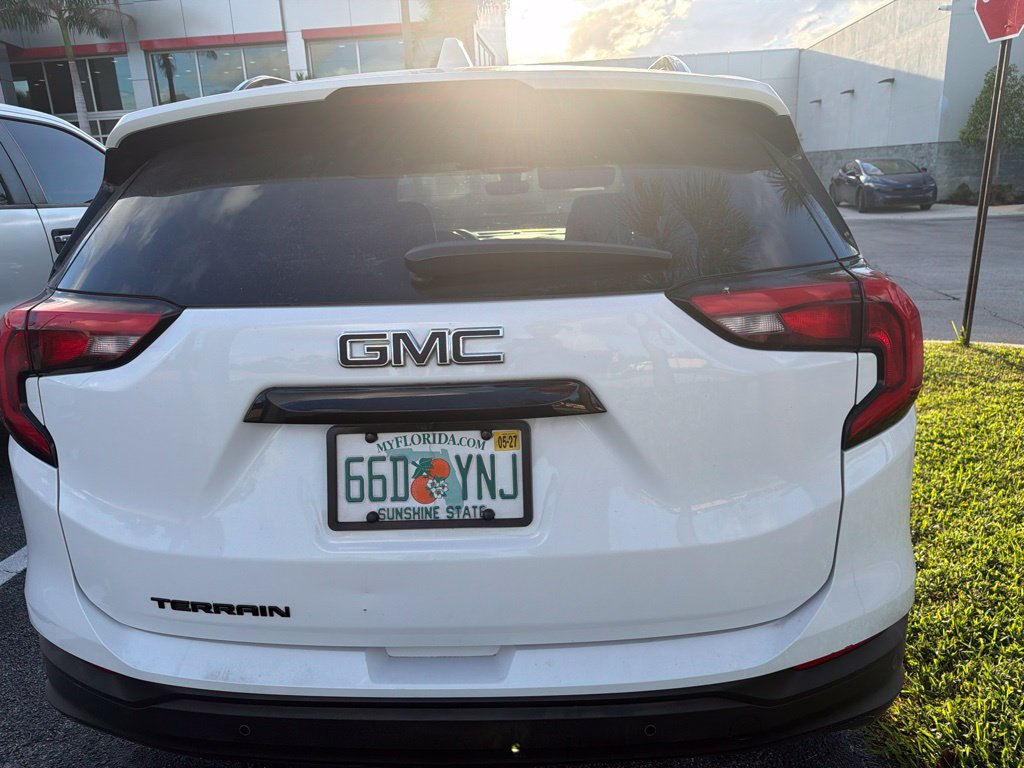 Used 2020 GMC Terrain SLE w/ Driver Convenience Package FWD image 7