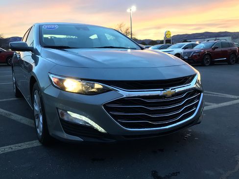 Used 2024 Chevrolet Malibu LT image 1