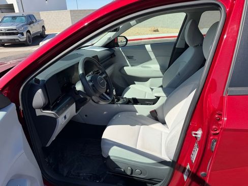 Used 2025 Hyundai Kona SEL AWD/4WD image 10
