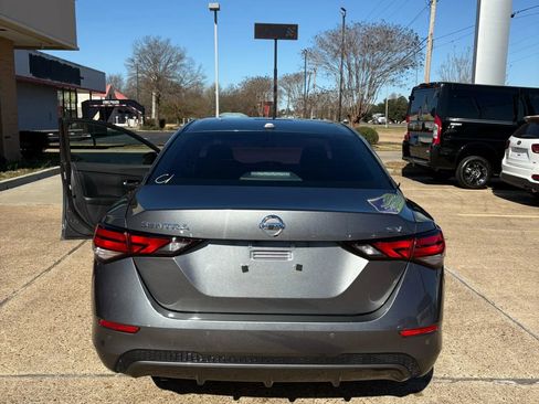 Used 2021 Nissan Sentra SV image 4