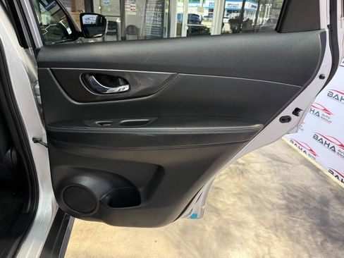 Used 2019 Nissan Rogue SV AWD/4WD image 45