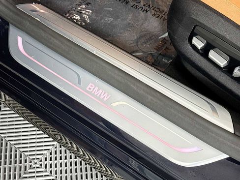 Used 2020 BMW 740i xDrive xDrive w/ Premium Package image 34