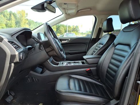 Used 2022 Ford Edge SEL image 3