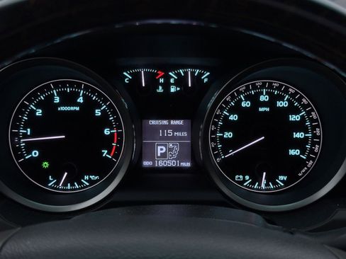 Used 2011 Toyota Land Cruiser image 21