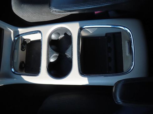 Used 2016 Dodge Grand Caravan SXT FWD image 46