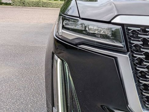 Certified 2021 Cadillac Escalade Premium Luxury w/ LPO, Illumination Package AWD/4WD image 12