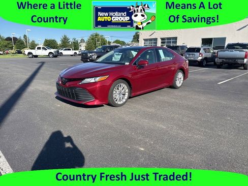 Used 2020 Toyota Camry XLE w/ Navigation Package FWD image 1