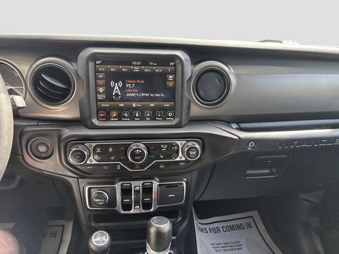 Used 2023 Jeep Wrangler Unlimited w/ Sun & Screen Package AWD/4WD image 30