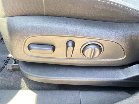 Used 2024 Chevrolet Equinox LS w/ LS Convenience Package FWD image 12