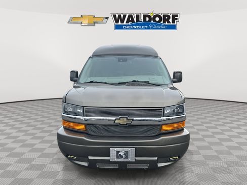 Used 2022 Chevrolet Express 2500 Extended w/ Enhanced Convenience Package image 2