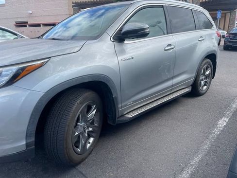 Used 2018 Toyota Highlander Limited Platinum AWD/4WD image 17