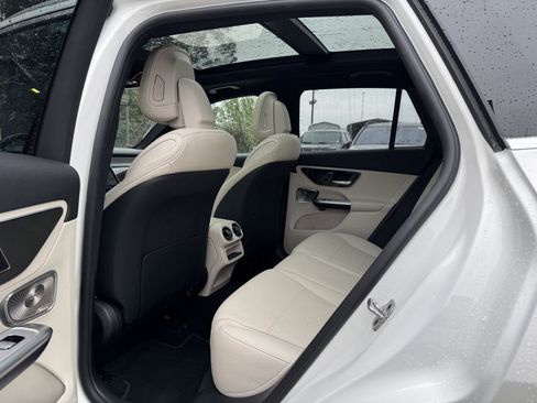 Certified 2025 Mercedes-Benz GLC 300 image 17