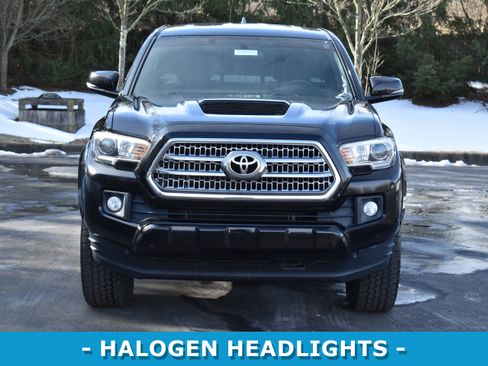 Used 2016 Toyota Tacoma TRD Sport w/ Towing Package image 2