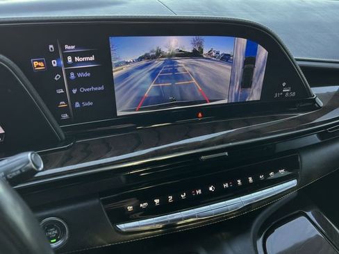 Used 2022 Cadillac Escalade Sport Platinum w/ LPO, ONYX Package image 18