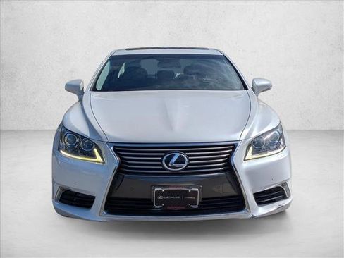 Used 2017 Lexus LS 460 w/ Comfort Package image 2