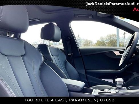Used 2023 Audi A4 2.0T Premium w/ Convenience Package image 7