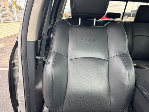Used 2017 RAM 1500 Laramie RWD image 10